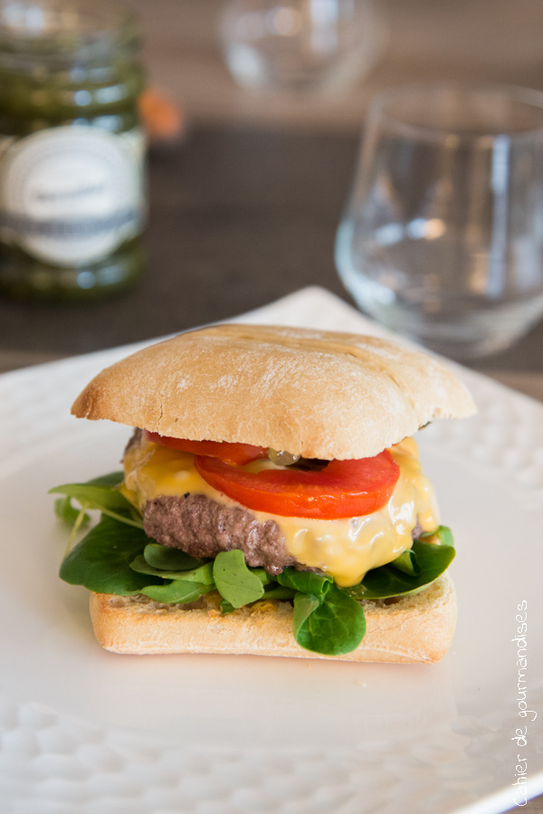 Cheeseburger confit cornichons | Cahier de gourmandises