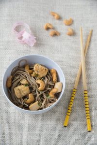 Nouilles sautées au poulet et noix de cajou | Cahier de gourmandises